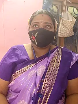 lathikaqueentamil (F milf) - Boobs show