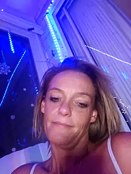 Dixiefaye_ live webcam from United States on Ufotopia – Live Cams & Video Chat