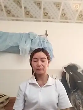 Sexy-ladyboobs20 webcam