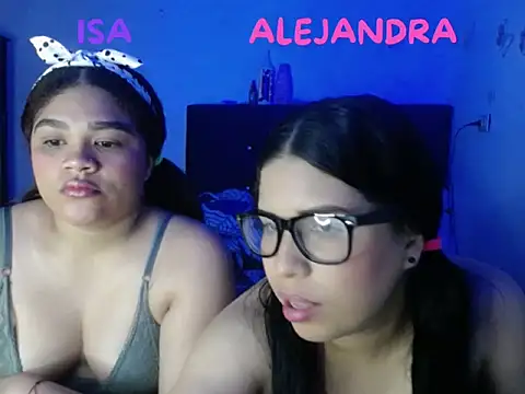 2moons_full_of_love webcam