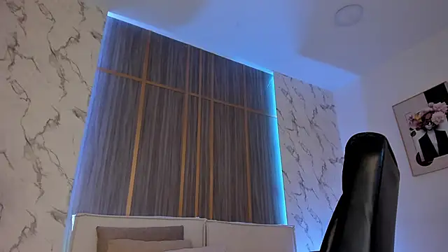 IsabellaAllen webcam