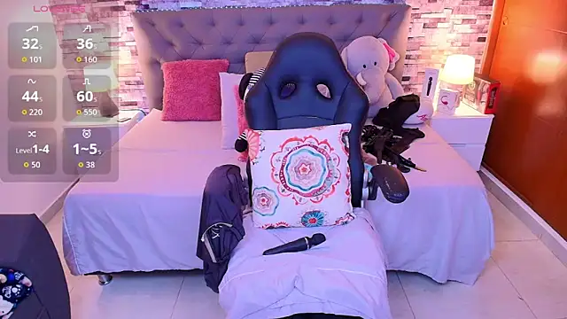 Italyy__boobs webcam