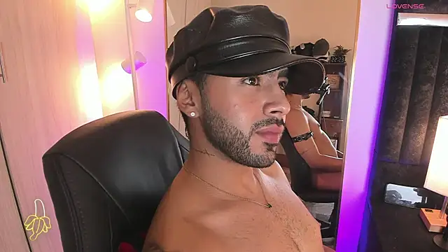 ItsMeEros live webcam from Colombia on Ufotopia – Live Cams & Video Chat