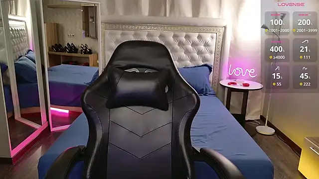 alice_on_fire (F young) - hand in panties-massage pussy