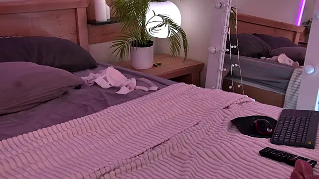 gwenair (F teen) - suck my fingers with more saliva