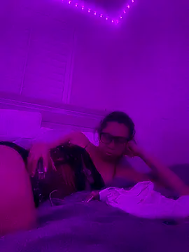 ThatBratCartier webcam