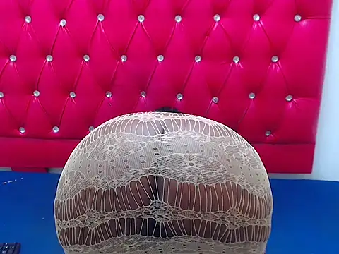 EbonyHotBunsx44 webcam