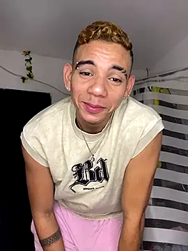 Dylams_maja live webcam from Sex Land on Ufotopia – Live Cams & Video Chat