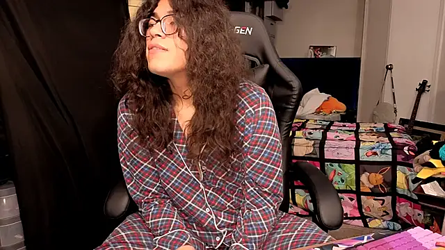 ShinyCherub live webcam from United States on Ufotopia – Live Cams & Video Chat