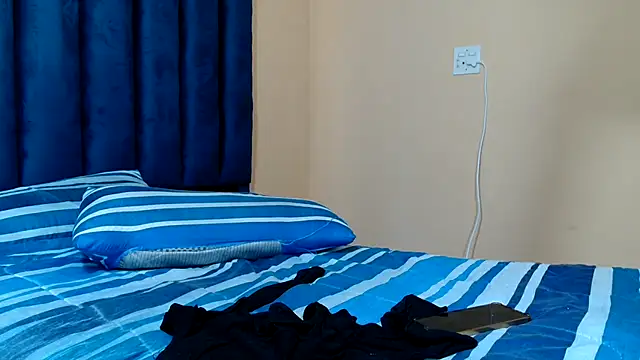 KinkyJXxX live webcam from Sex Land on Ufotopia – Live Cams & Video Chat