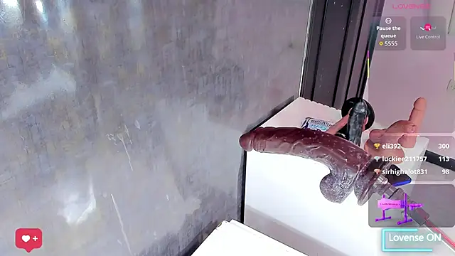 sharlotthe_bigass webcam