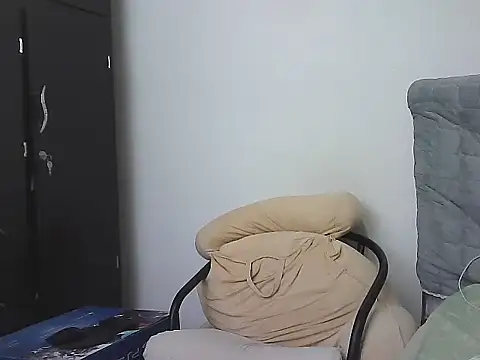 AlphaLatinoBear webcam