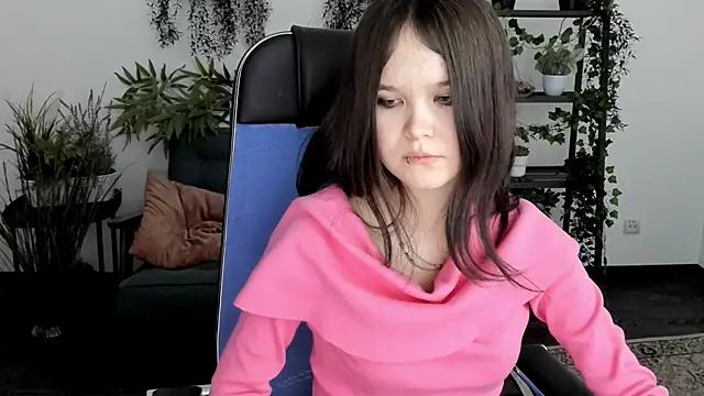 elainebeness (F young) - hi cutie