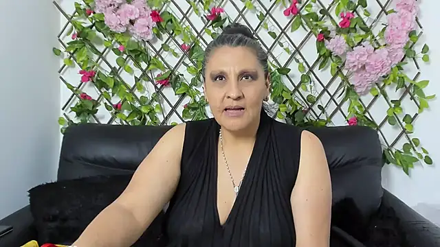 merlyna_goldens webcam