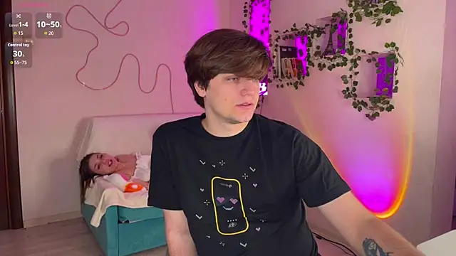 RobertAndLinela webcam