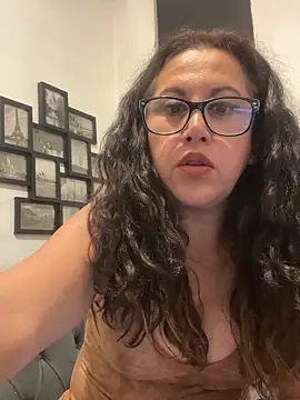 MirandaLatinaLovely webcam