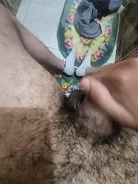 welloffupthrow - WelloffUpthrow's free webcam