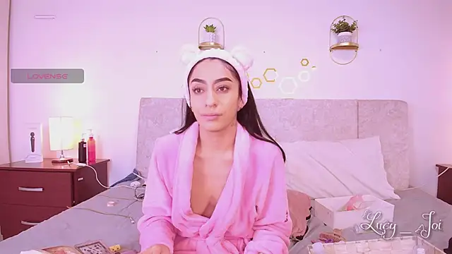 Lucyanajoi webcam