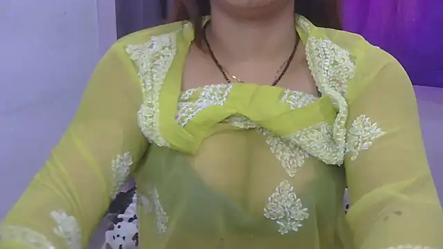 punjaban_patola (F young) - Nude show with choclate on pussy