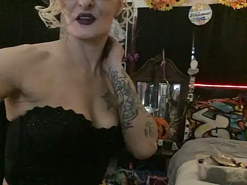 blondebarbiebae webcam