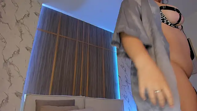 IsabellaAllen webcam