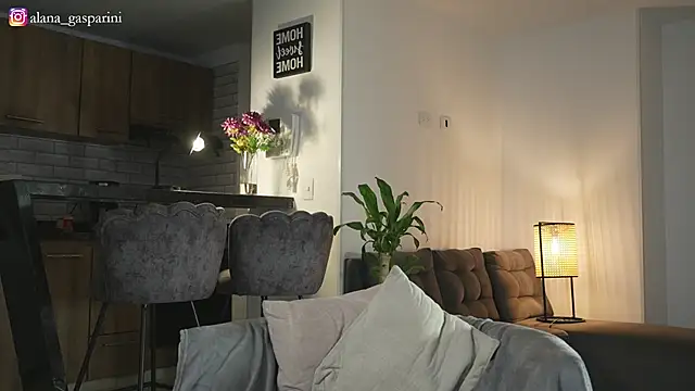alana_gasparini webcam