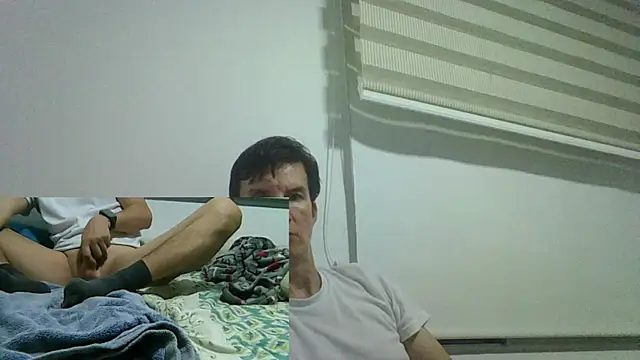 carliesexyman webcam