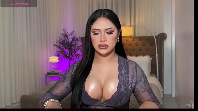 Your_Majesty_Tyra webcam