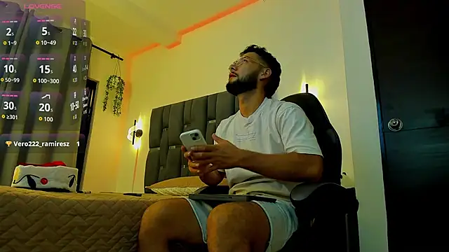 noah_corvelle webcam