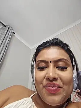 Indian_GlowingMiax webcam