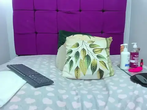 maite_milky18 webcam stripchat model stream image