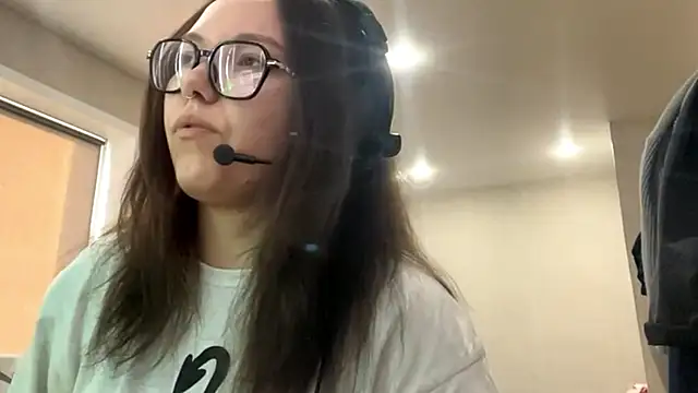 KerriMcbreen webcam stripchat model stream image