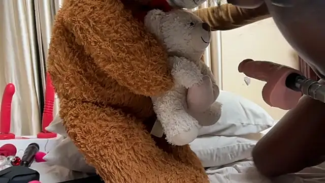 AudreySpanksFuck- webcam