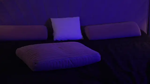 michelle_054 (F young) - NAKED DOGGY