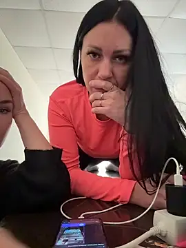 varyarose (F milf) - make my pussy wett in the office