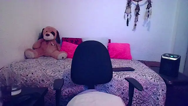 Victoria_Lover webcam