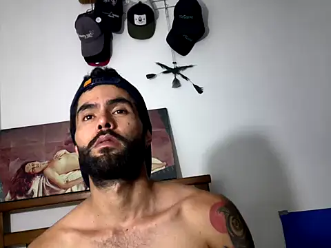 hideonbush051 webcam