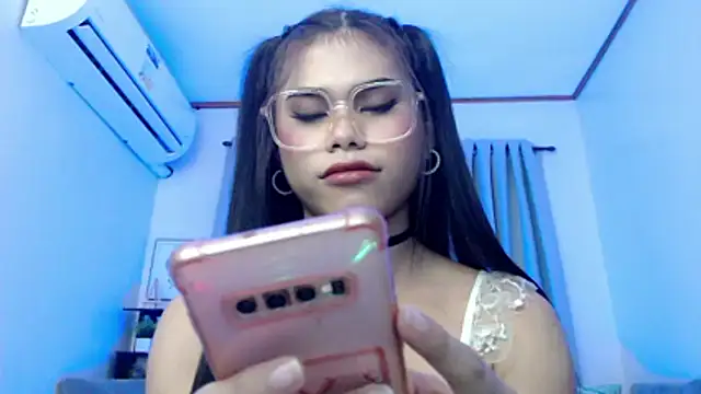 PrettyBlythes_TS webcam