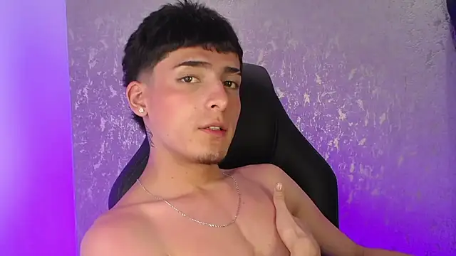 mateomitchell (M twink) - show cum explosive 💦💦
