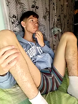 heyy_noah11 (M twink) - Naked for 2 min