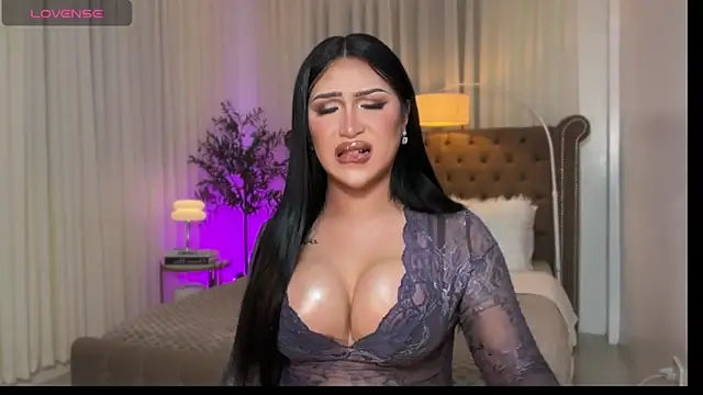 Your_Majesty_Tyra webcam