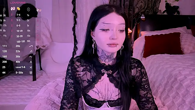 lein_bone (F teen) - suck dildo