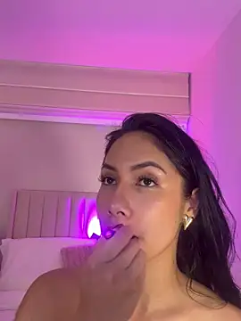 ArianaReynoldss webcam