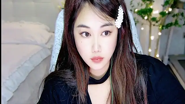 tutumissy live cam screenshot female on TokenKeno — Tip, Play & Watch Live Cams