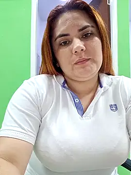 girl_redhead_bigtits webcam