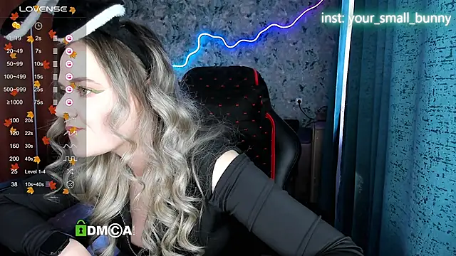 Your_small_bunny webcam