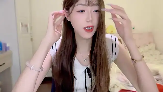 Onecutelittle webcam