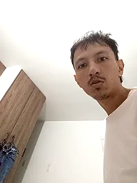 BumblingBimetal webcam