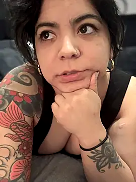 kimmiakiss22 Live Webcam on Stripchat