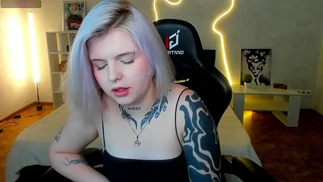 shadow__purrr webcam